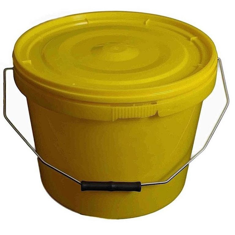 30L White Plastic Buckets With Lids H O Plastics